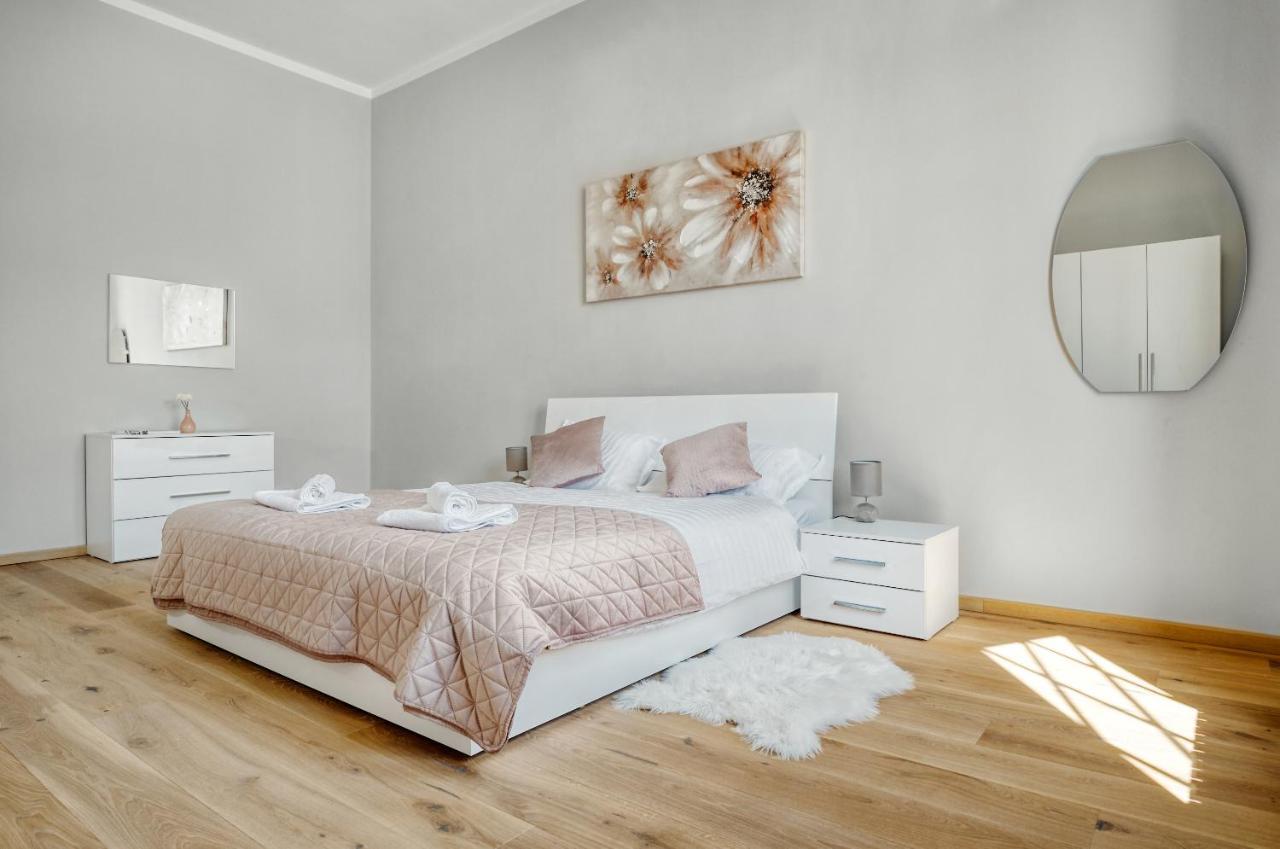 City Twenty 2Bdr Apartment By Irundo Zagreb Buitenkant foto