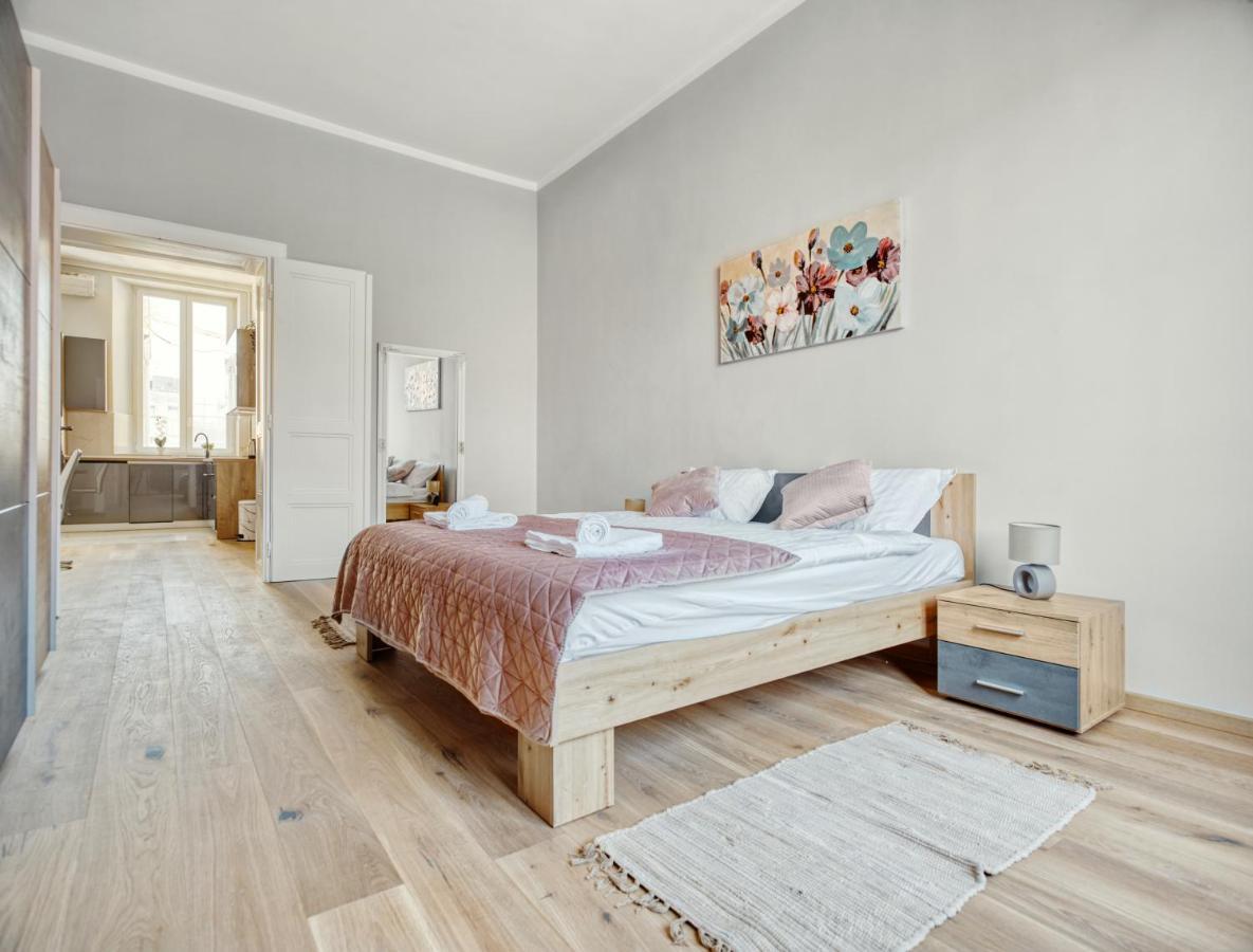 City Twenty 2Bdr Apartment By Irundo Zagreb Buitenkant foto