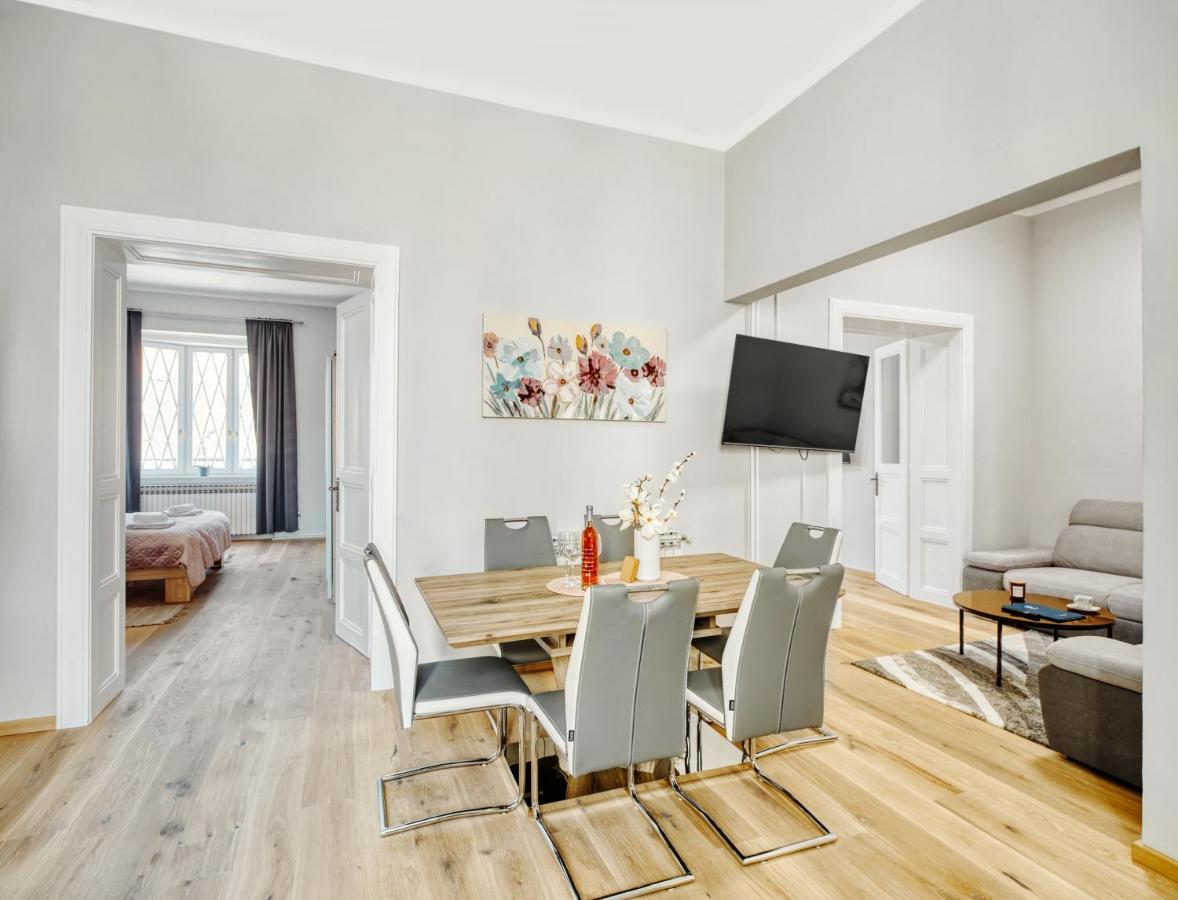 City Twenty 2Bdr Apartment By Irundo Zagreb Buitenkant foto